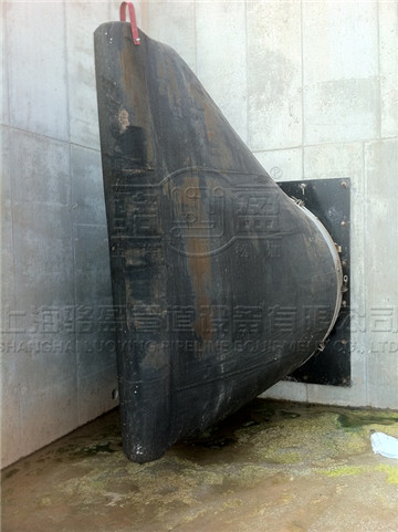 彎嘴<a href=http://www.xajinch.com/ target=_blank class=infotextkey><a href=http://www.xajinch.com target=_blank class=infotextkey>卡箍式鴨嘴閥</a></a>的特點