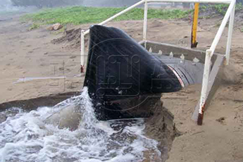 國外<a href=http://www.xajinch.com/ target=_blank class=infotextkey><a href=http://www.xajinch.com target=_blank class=infotextkey>鴨嘴閥</a></a>安裝現(xiàn)場圖